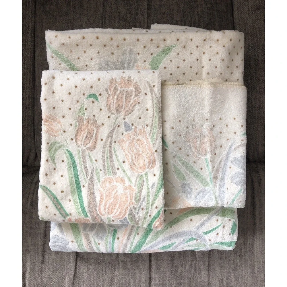 VTG Fieldcrest Floral 3 Piece Towel Set Ivory Peach Tulips Cotton Blend USA NOS